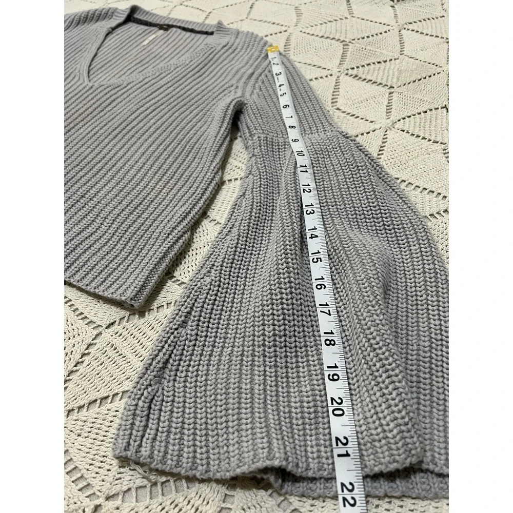 Free‎ People 100% Cotton Sweater Womens Small Gray Knit Damsel Bell Sleeve Soft